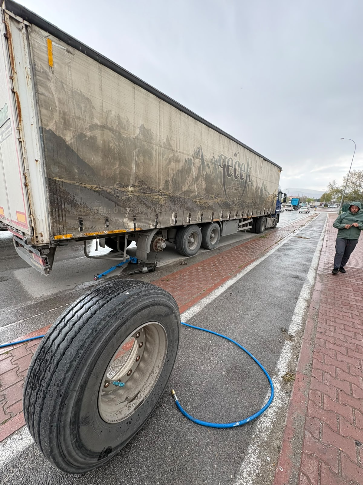 Koçlas Oto Lastik Yol Yardım 